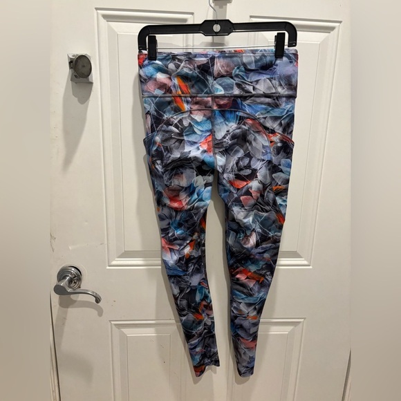 Lululemon Fast and Free High-Rise Tight 25" Luminescent Floral Multi Legging 8 - Picture 4 of 5